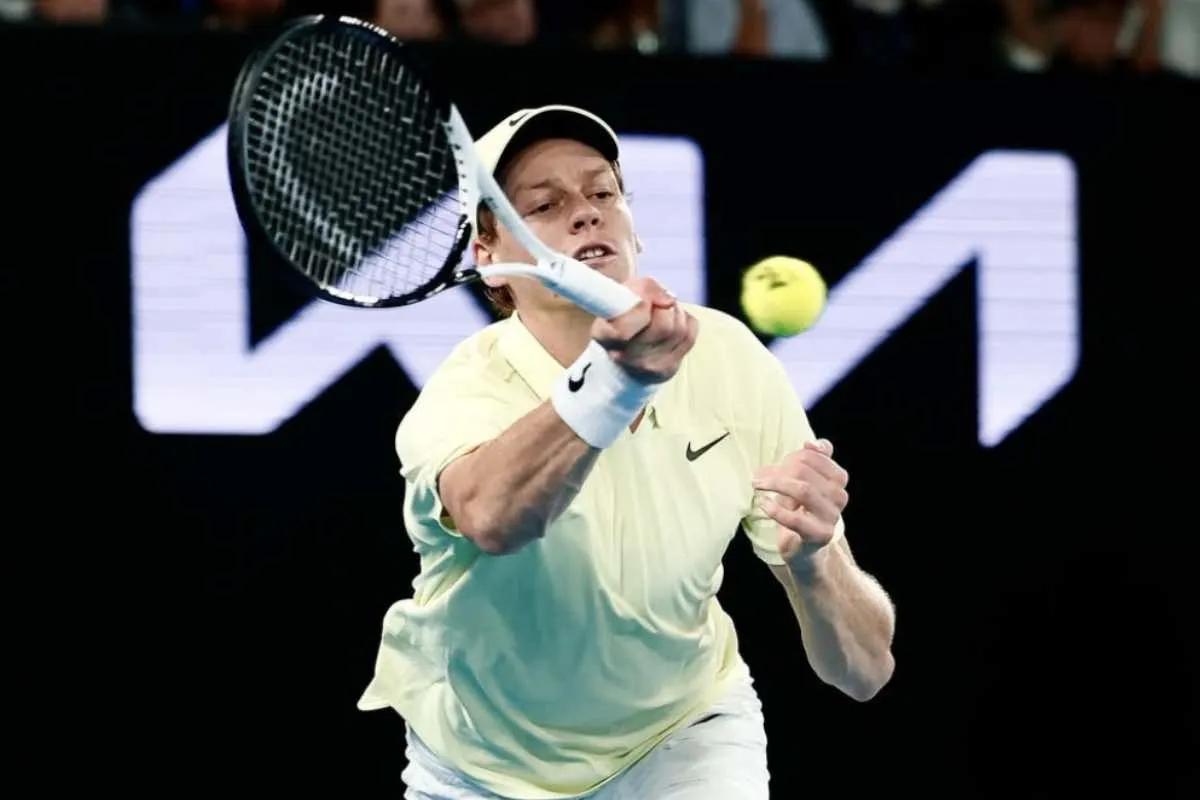 Stangata Sinner: è appena successo, Djokovic se la ride