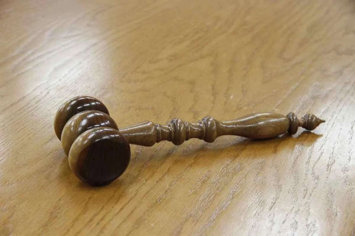 Ha dato un pugno all’arbitro: squalifica di 5 anni