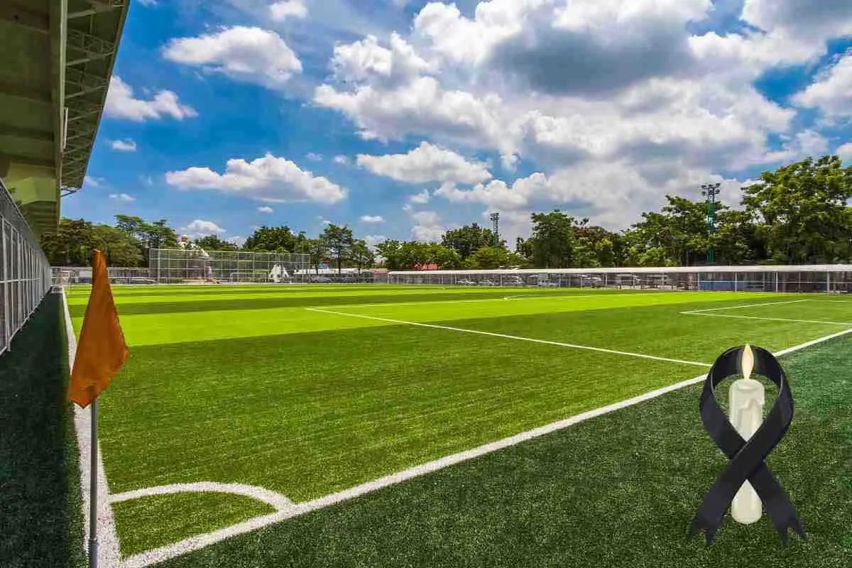 Terrore in campo, due morti e partita sospesa: immagini choc