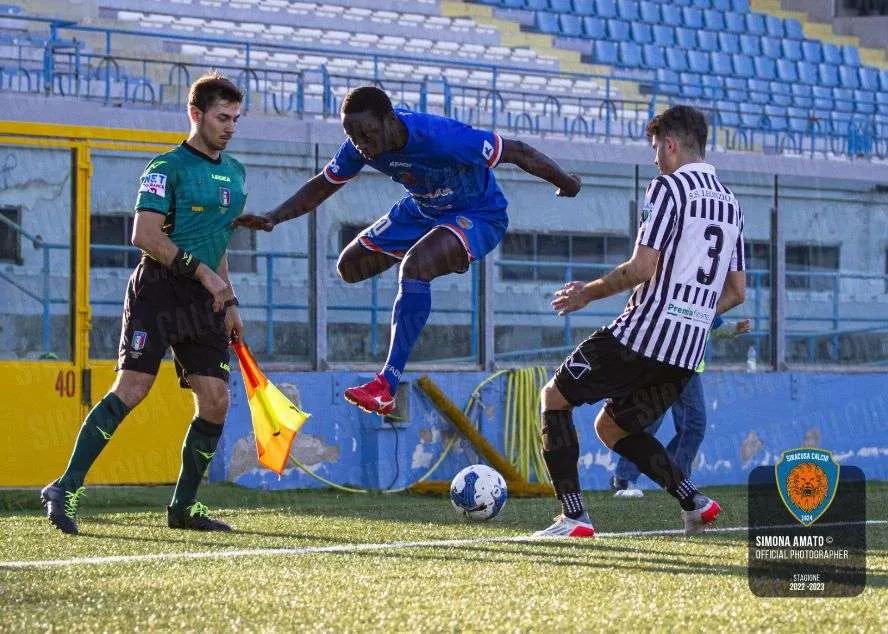 Siracusa Calcio, quarta vittoria consecutiva con un poker alla Leonzio