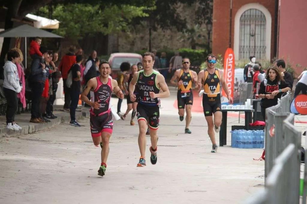 Sicily Triathlon Series: nella prima tappa i catanesi Enrico Schiavino e Cristina Ventura si impongono ad Ortigia