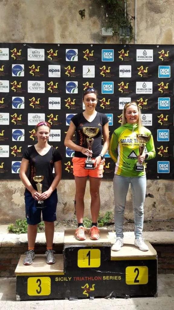 Sicily Triathlon Series: nella prima tappa i catanesi Enrico Schiavino e Cristina Ventura si impongono ad Ortigia
