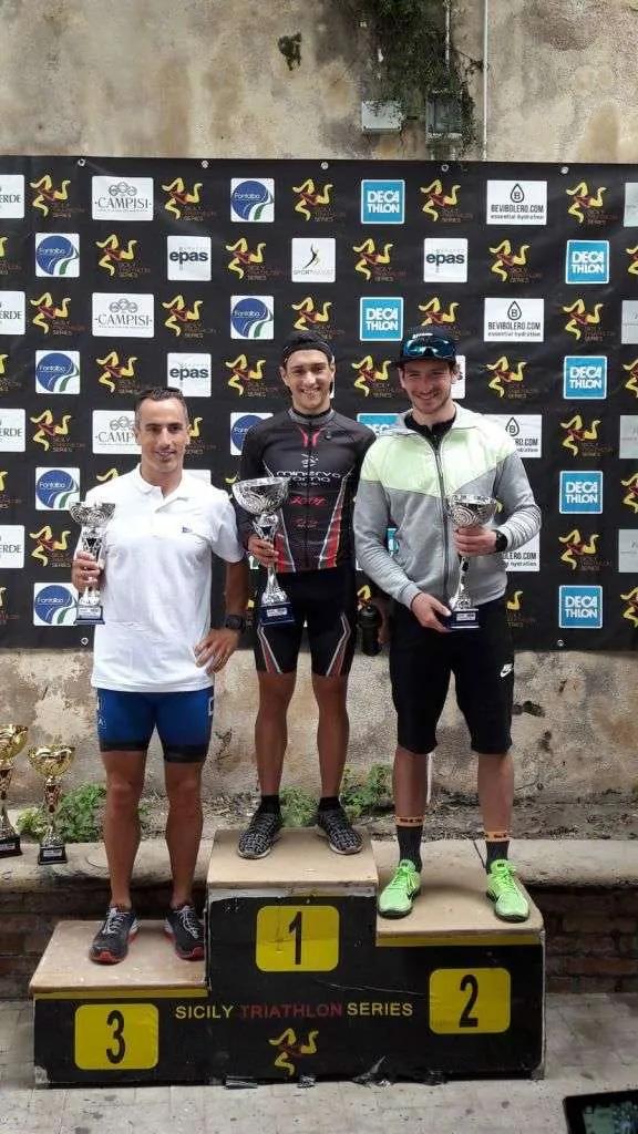 Sicily Triathlon Series: nella prima tappa i catanesi Enrico Schiavino e Cristina Ventura si impongono ad Ortigia