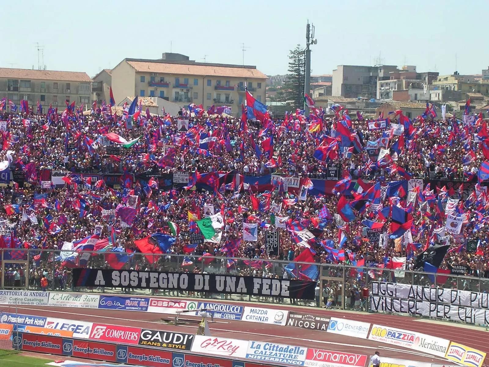 Calcio, vietata la vendita dei biglietti per i rossazzurri per il derby contro il Siracusa