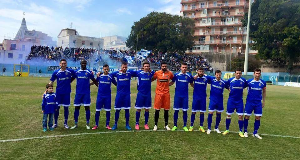 Siracusa-Reggina finisce in parità. L’appello dei tifosi: non è questo il calcio che vogliamo vedere!