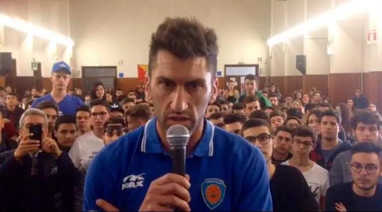 Calcio, il Siracusa e la Giornata Mondiale dell’Autismo: l’appello del capitano Fernando Spinelli