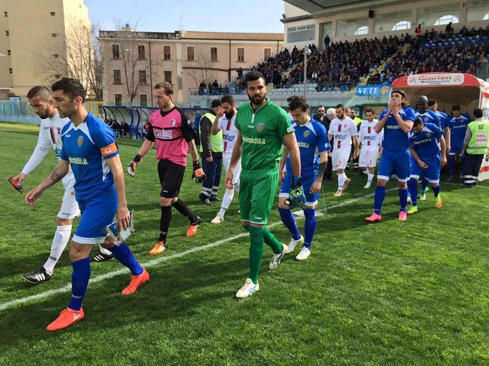 Calcio, il Siracusa bissa il secondo poker: travolta la Vibonese