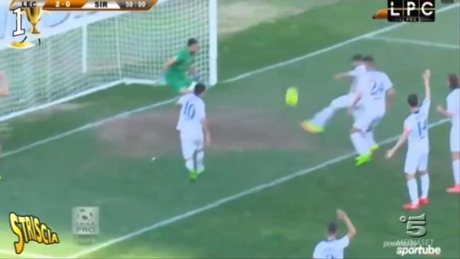 Siracusa Calcio, l’autogol di Malerba vince il “Premio Frittata” di Militello inviato per Striscia la Notizia