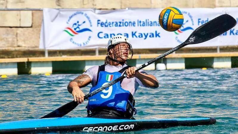 Canoa Polo, Bellini il goleador azzurro rivive i momenti dell’oro mondiale: “Una vittoria indimenticabile, preziosa per tutto il movimento”