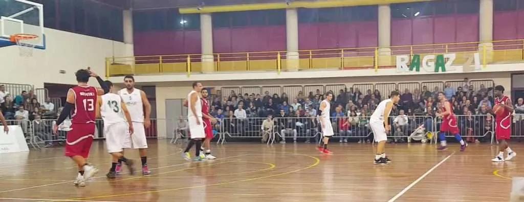 Basket, l’Aretusa vince ancora: match deciso all’ultimo dal “Mago” Alescio