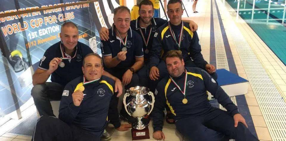 Tiro al bersaglio subacqueo, la Syrako torna a casa da padrone: campioni e vice campioni del mondo! Dedicano la loro vittoria ad Enzo Maiorca