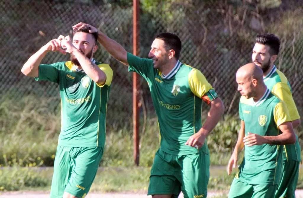 Calcio, il Palazzolo batte 2-0 il Pedara, Grasso e Musumeci fanno sorridere i gialloverdi