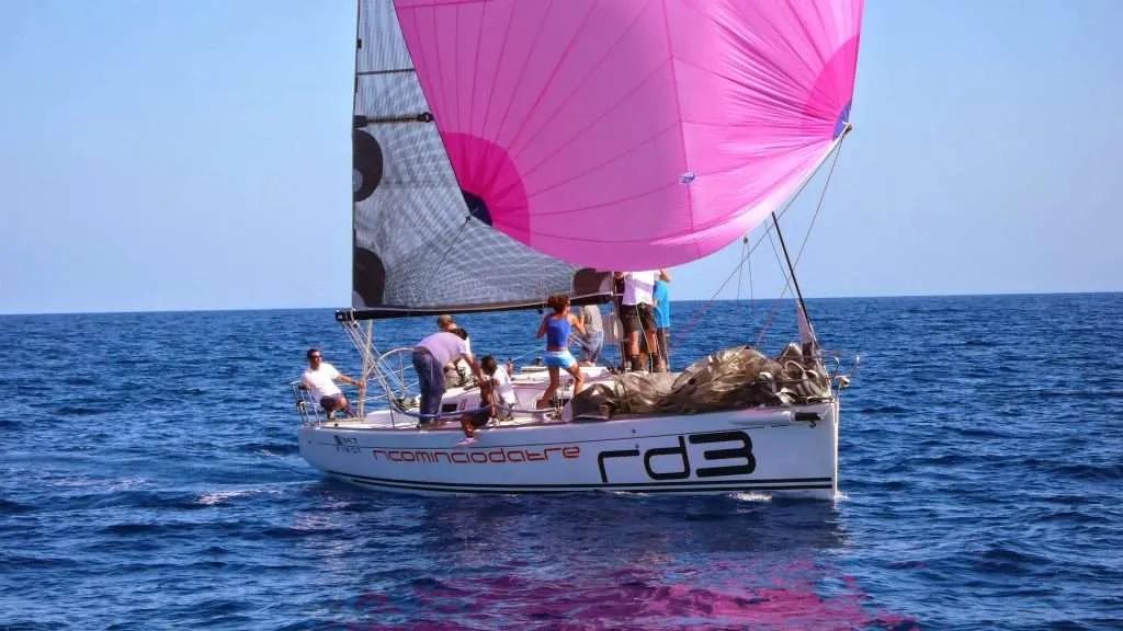 Vela, secondo giorno del Campionato Italiano Altura Trofeo Diesse 2016 molto bene Ricomincio da Tre di Nino Miceli.