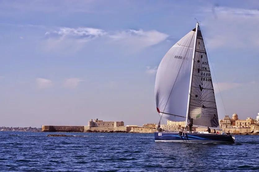 VELA ALTURA, grande adesione alla regata sociale goliardica SASIZZA’s CUP 2015.